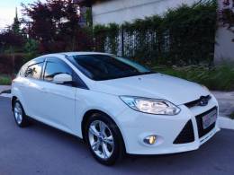 FORD - FOCUS - 2014/2015 - Branca - R$ 55.000,00