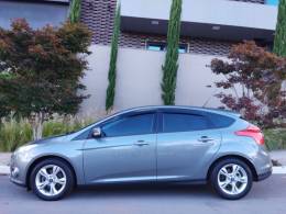 FORD - FOCUS - 2014/2015 - Cinza - R$ 55.000,00