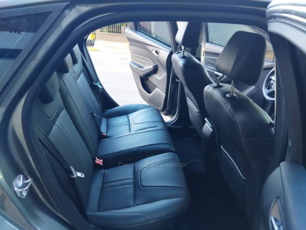 FORD - FOCUS - 2014/2015 - Cinza - R$ 55.000,00