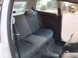 VOLKSWAGEN - FOX - 2009/2010 - Branca - R$ 23.000,00