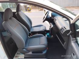 VOLKSWAGEN - FOX - 2009/2010 - Branca - R$ 23.000,00