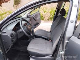 CHEVROLET - CORSA - 2012/2012 - Cinza - R$ 32.500,00