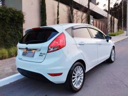 FORD - FIESTA - 2016/2017 - Branca - R$ 62.000,00