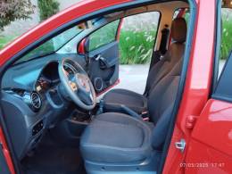 FIAT - GRAND SIENA - 2015/2016 - Vermelha - R$ 42.000,00