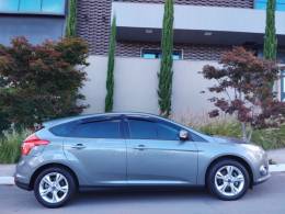 FORD - FOCUS - 2014/2015 - Cinza - R$ 55.000,00