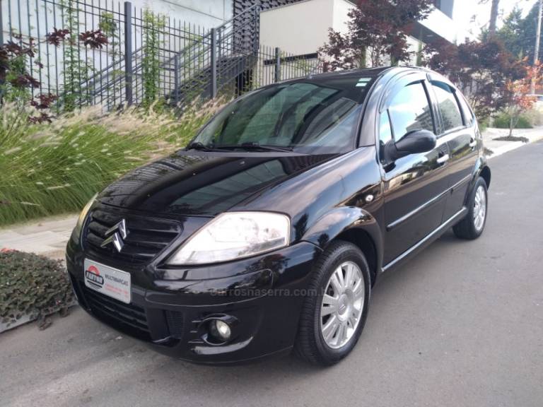 CITROËN - C3 - 2010/2011 - Preta - R$ 33.000,00