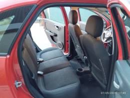 FIAT - GRAND SIENA - 2015/2016 - Vermelha - R$ 42.000,00