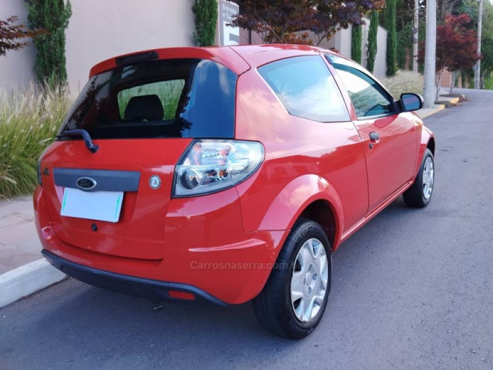 FORD - KA - 2012/2013 - Vermelha - R$ 28.500,00
