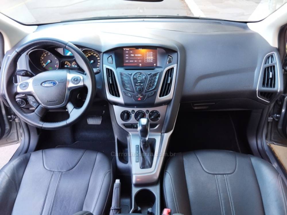 FORD - FOCUS - 2014/2015 - Cinza - R$ 55.000,00