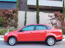FIAT - GRAND SIENA - 2015/2016 - Vermelha - R$ 42.000,00