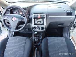 FIAT - PUNTO - 2011/2012 - Branca - R$ 36.500,00