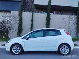 FIAT - PUNTO - 2011/2012 - Branca - R$ 36.500,00