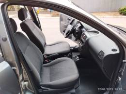 CHEVROLET - CORSA - 2012/2012 - Cinza - R$ 32.500,00