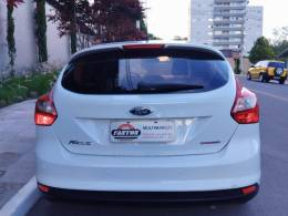 FORD - FOCUS - 2014/2015 - Branca - R$ 55.000,00