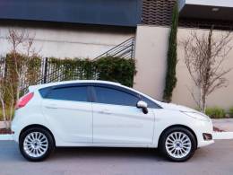 FORD - FIESTA - 2016/2017 - Branca - R$ 62.000,00