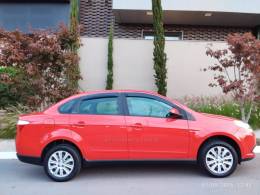 FIAT - GRAND SIENA - 2015/2016 - Vermelha - R$ 42.000,00